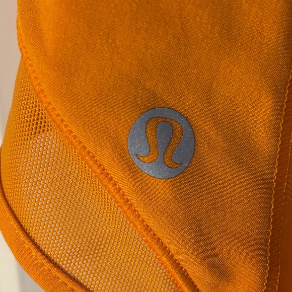 Hotty Hot High-Rise Lined Short 2.5" - Picture 3 of 4